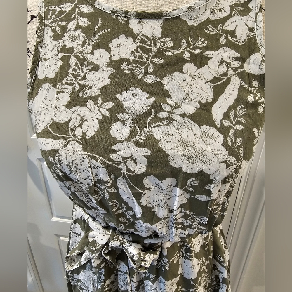 Floral Ruffle Dress - Picture 3 of 5